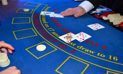 Are there many people who play blackjack poker? What are the ways to win?